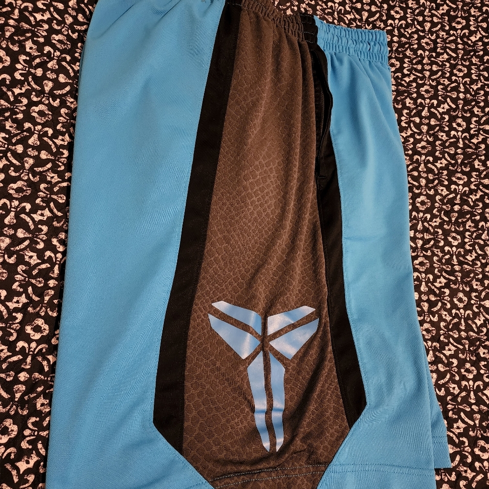Very RARE! LIMITED Nike dri fit Kobe basketball Shorts XL Mens